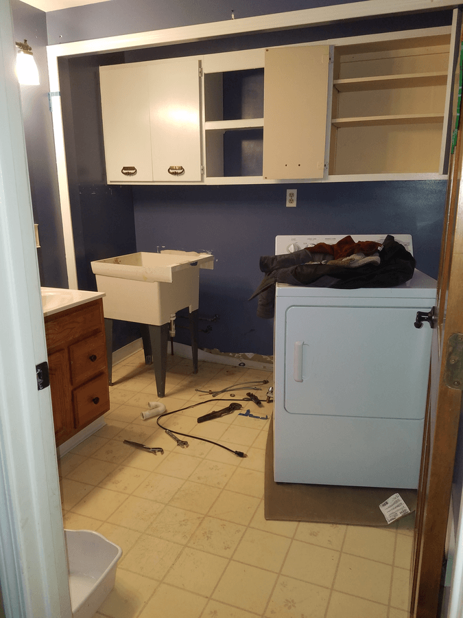 Bathroom & Laundry Room (Before Remodeling)